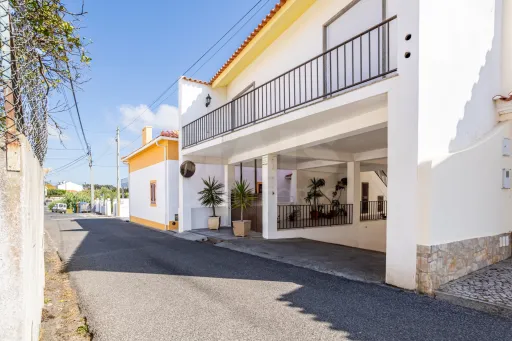 Apartamento T3 em Condomínio Fechado a 5min da Praia
