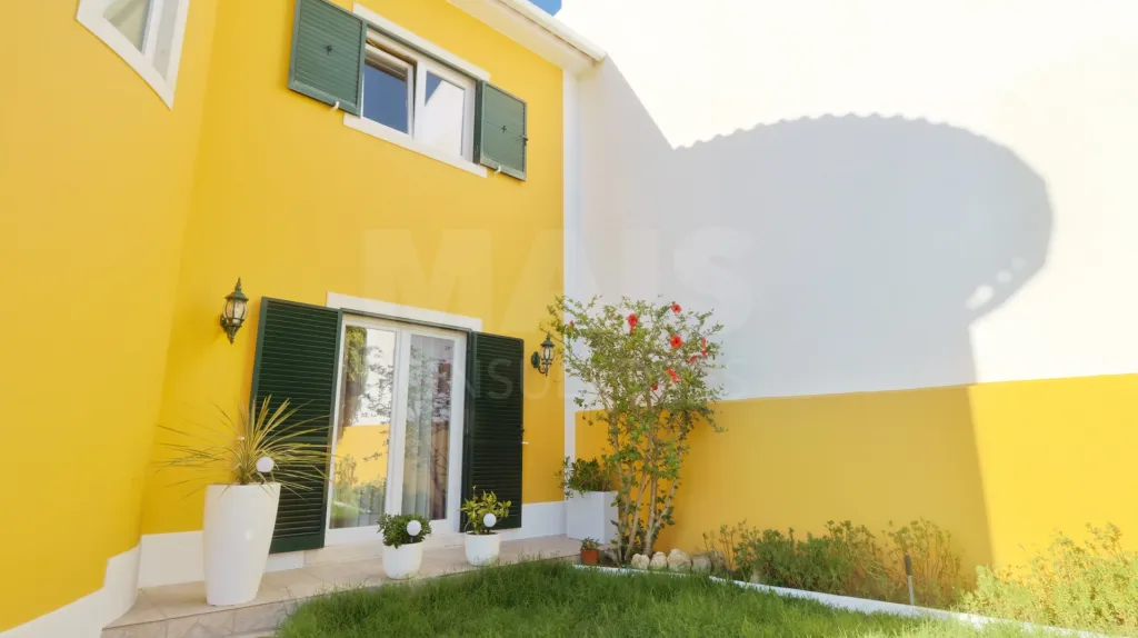 Moradia T4 c/ Jardim, Sala de Cinema e Snooker — a 30 Min de Lisboa | Milharado