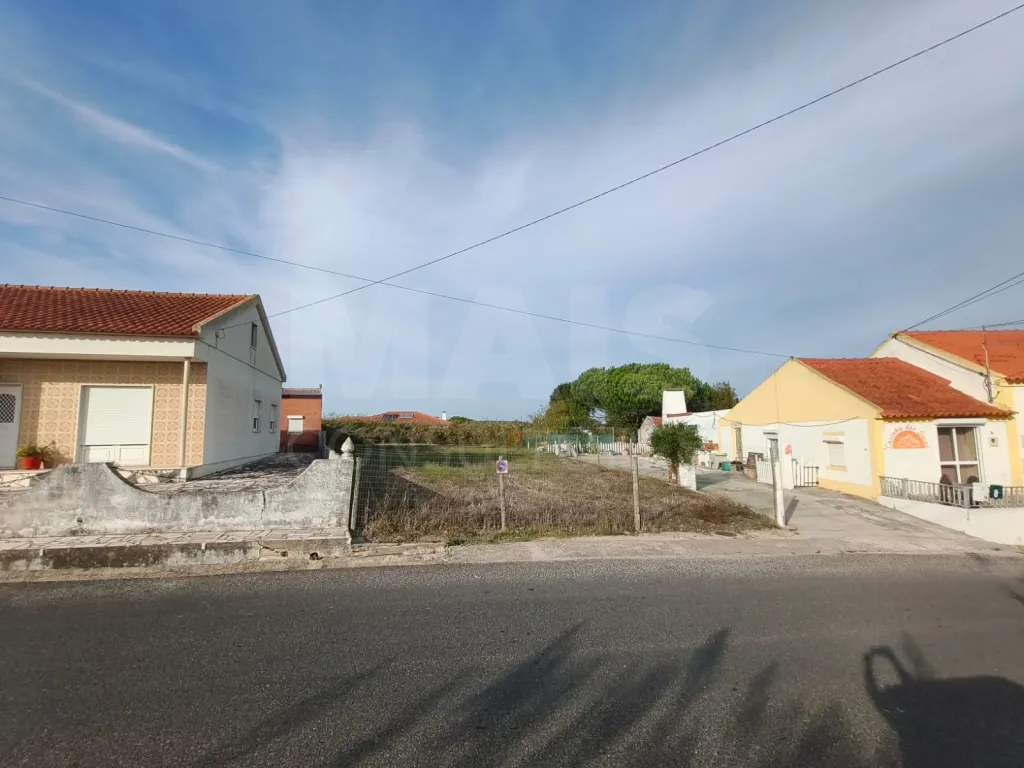 Excelente Oportunidade: Terreno Urbano para Construção no Campo (Caldas da Rainha)