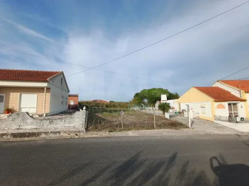 Excelente Oportunidade: Terreno Urbano para Construção no Campo (Caldas da Rainha)
