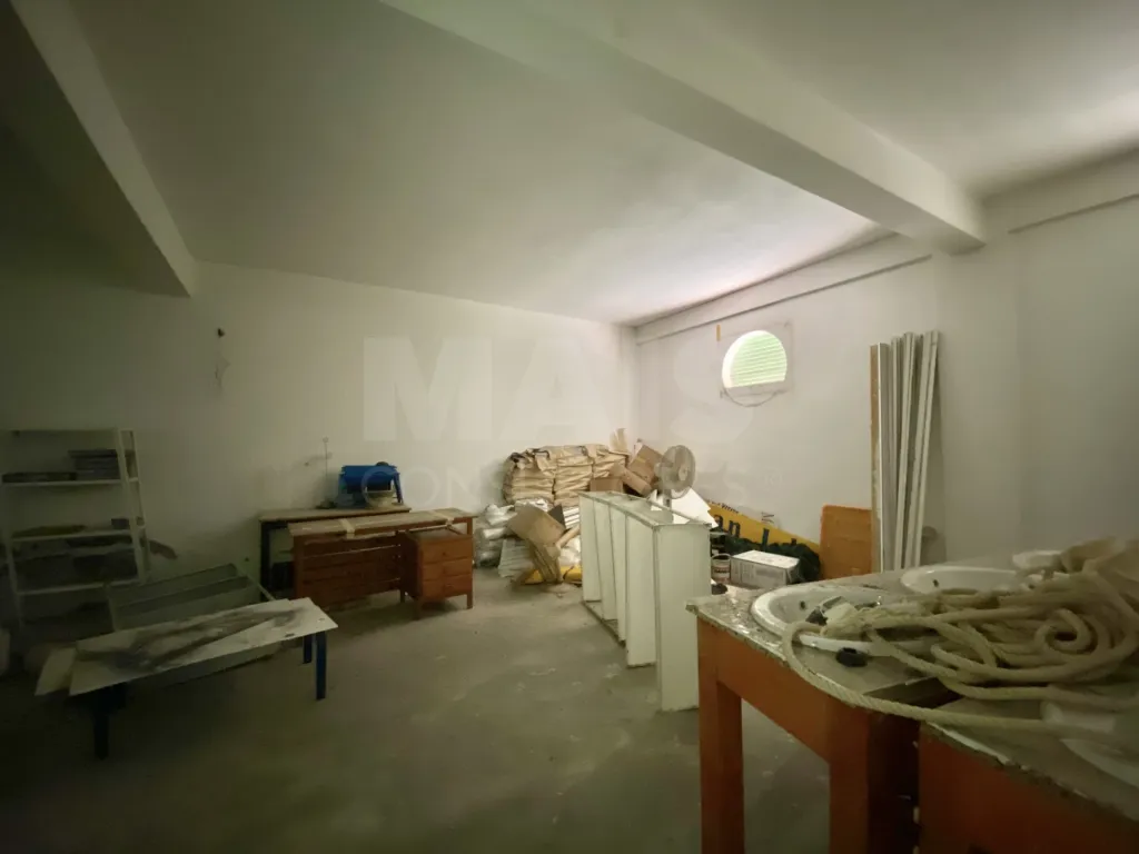 Cave ampla em predio Habitacional