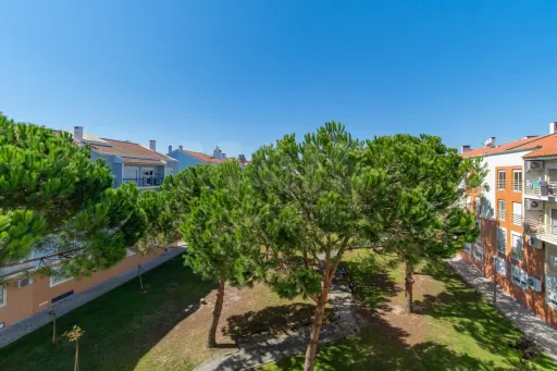 3-Bedroom Apartment with Parking in the Oliveirinhas Development in Samora Correia