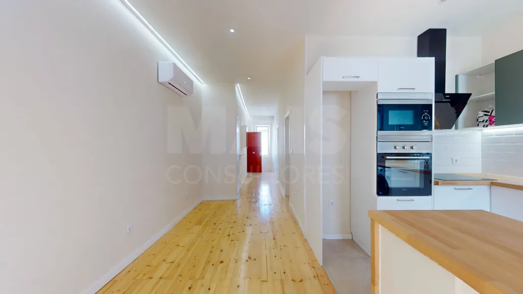 T2 Remodelado com Logradouro - MONTIJO
