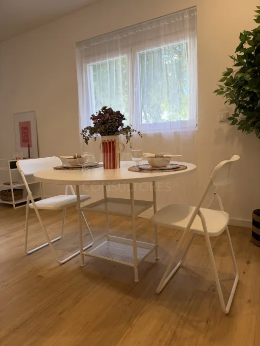 Oportunidade Única — T2 Renovado na Praça São João Batista