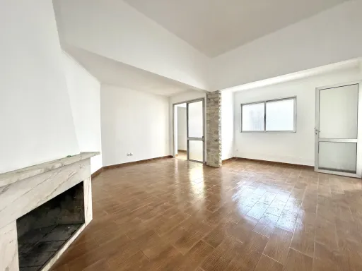 Apartamento T1+2 com terraço no centro de Samora Correia