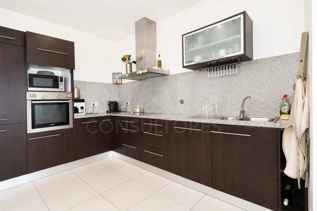 Magnifica moradia T3+2 localizada num condomínio privado, em Boliqueime.