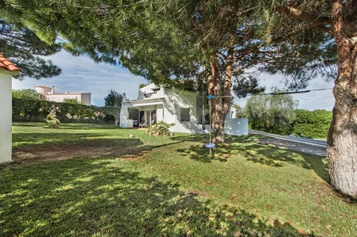 Moradia Exclusiva no Algarve – O Refúgio Perfeito para Viver ou Investir