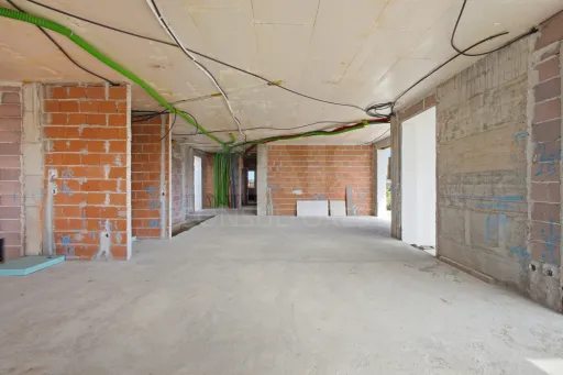 Moradia T4 com piscina em lote de 759m2 em Amoreira Óbidos