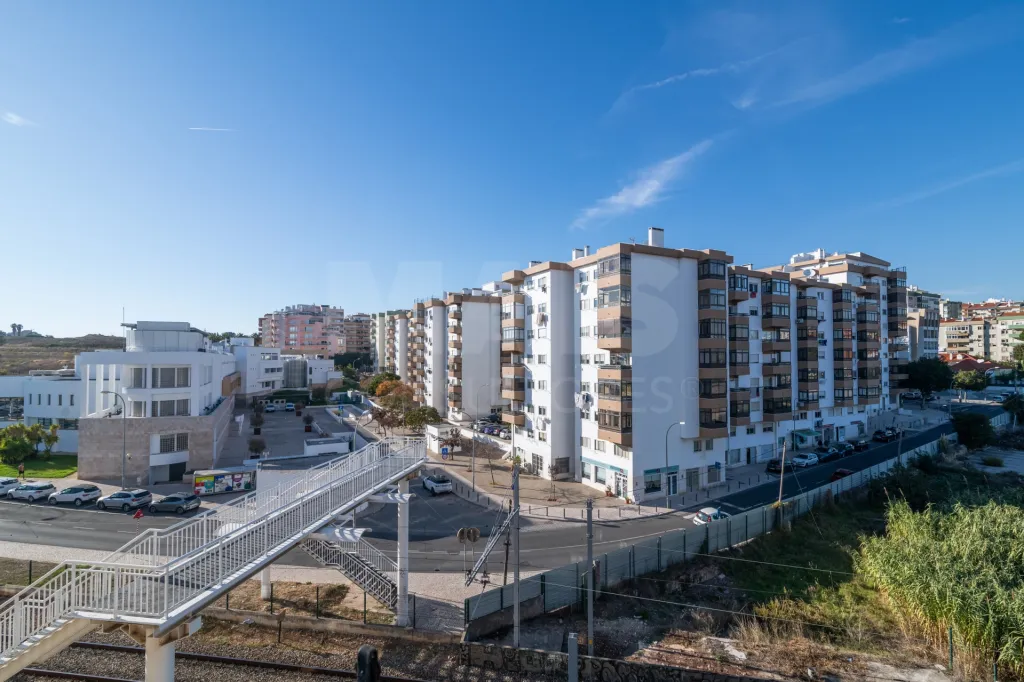 T1 em Paço de Arcos com Vista Desafogada