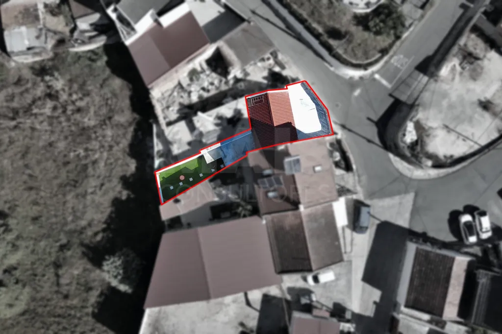 Renovated Single-Storey House - With Two Magnificent Outdoor Spaces