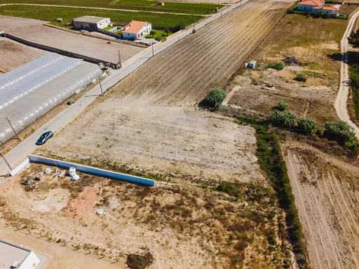 Terreno com viabilidade de construção