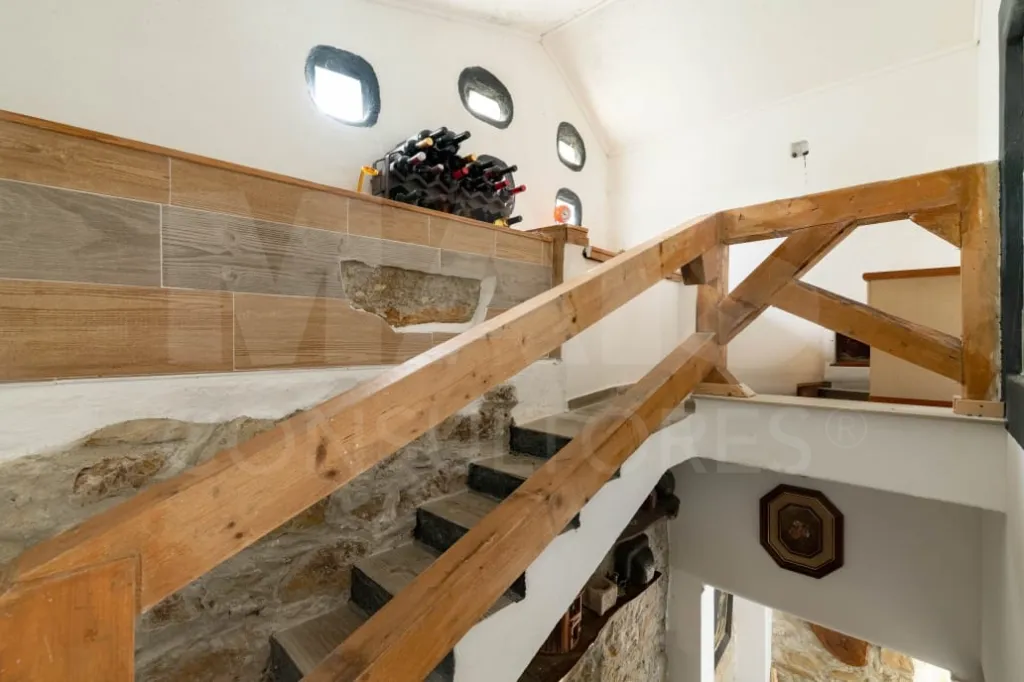 Moradia T1 Parcialmente Remodelada no casal das Andorinhas - Dois Portos