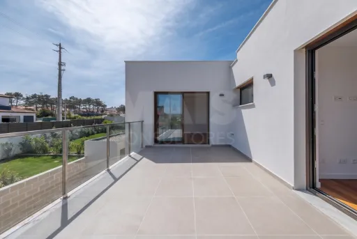Moradia T3 (3 Suítes) com piscina e jardim - Salir do Porto