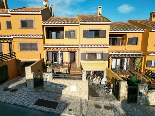 Moradia  T3 com espaço exterior