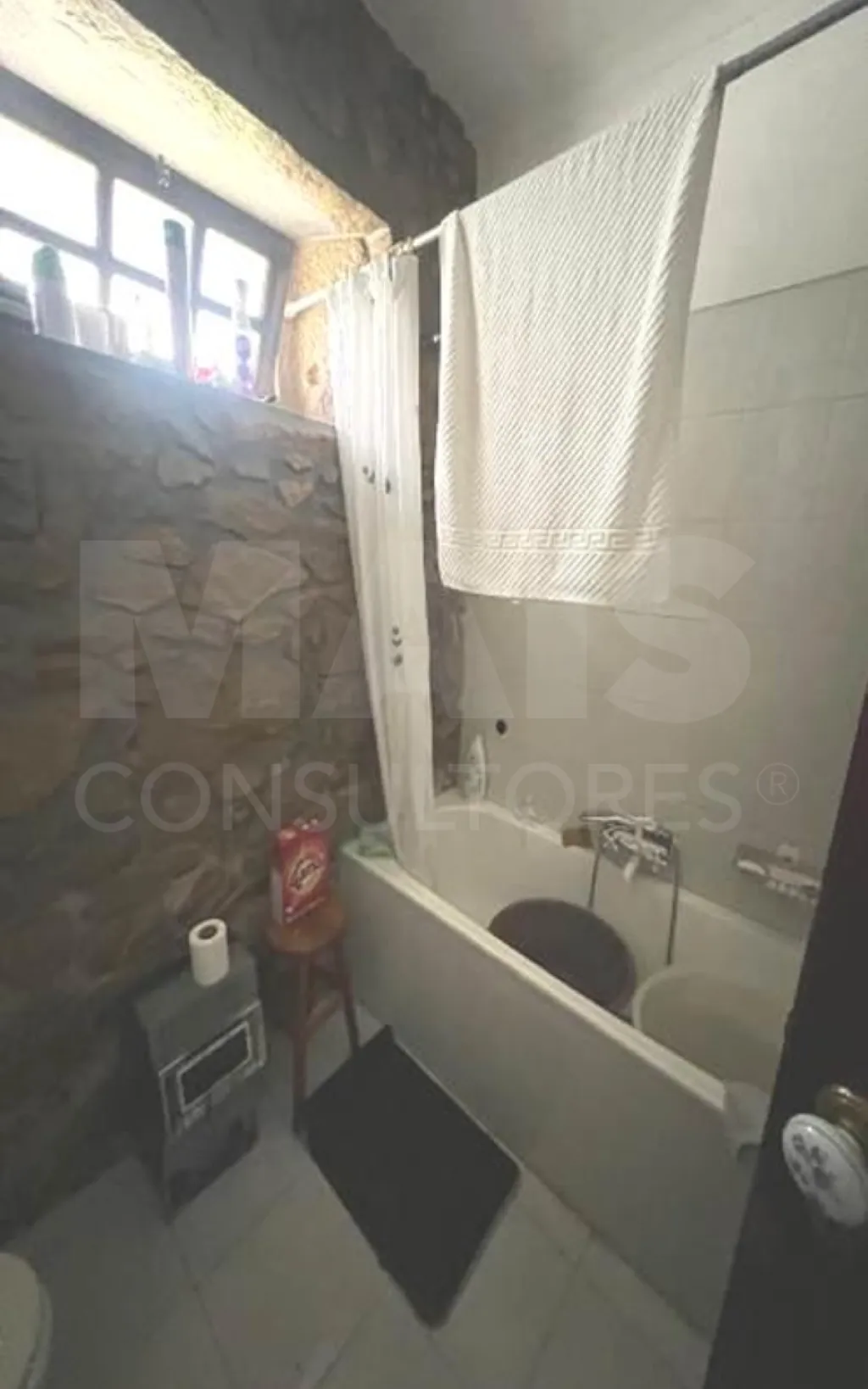 Moradia térrea em pedra pronta a habitar, próxima da praia de Vila Praia de Âncora