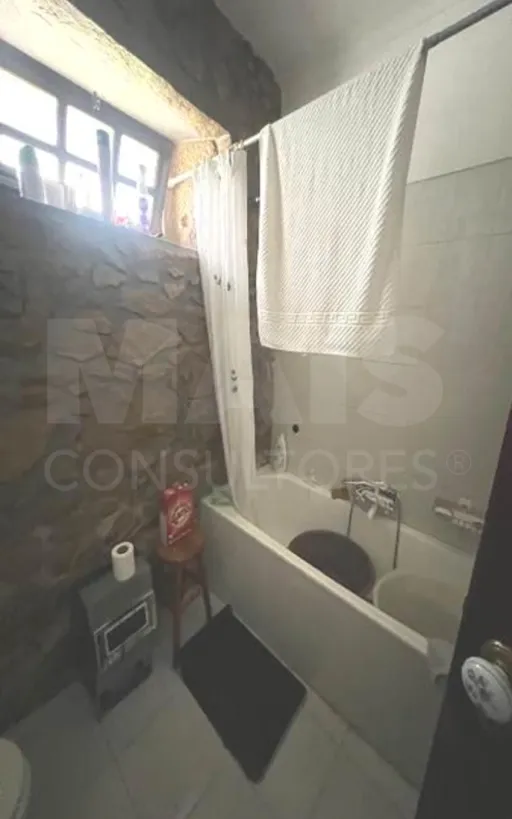 Moradia térrea em pedra pronta a habitar, próxima da praia de Vila Praia de Âncora