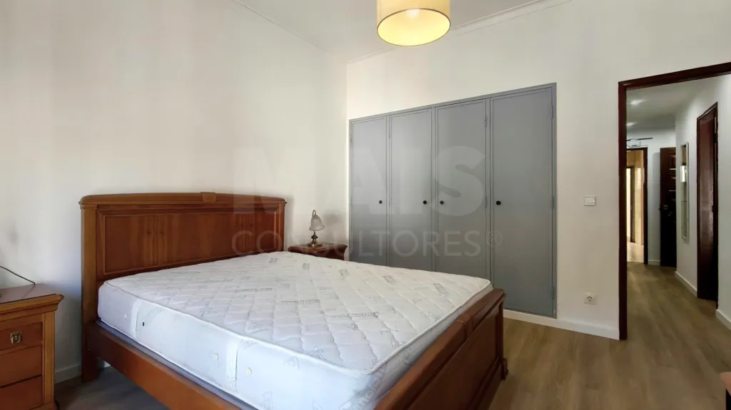 2-Bedroom Apartment with Terrace and Potential | Downtown Caldas da Rainha