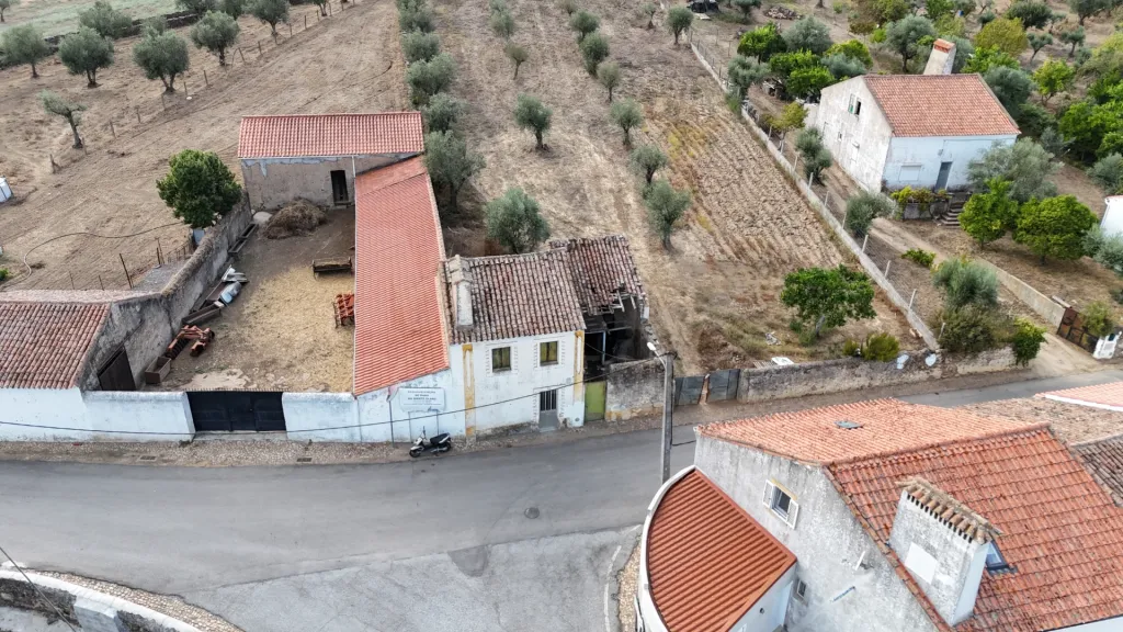 Building plot with 2-bedroom villa in Nisa