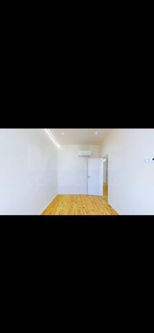 T2 Refurbished with Patio - MONTIJO