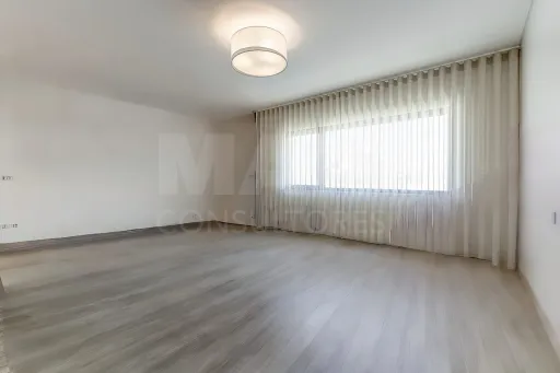 Duplex T3+1 Ericeira, with 350m² and sea view