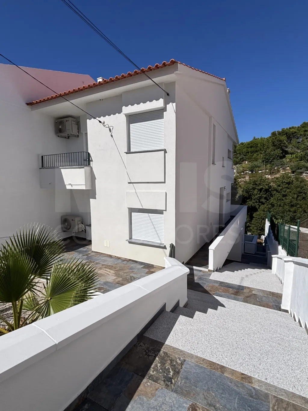 Prédio com três apartamentos T2 em Estoril - Cascais