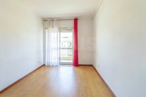 3-bedroom apartment in downtown Samora Correia
