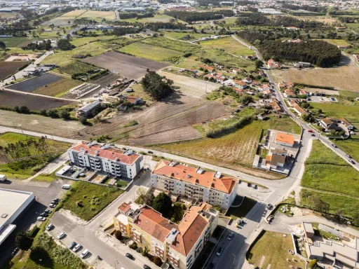 Apartamento T2 com garagem