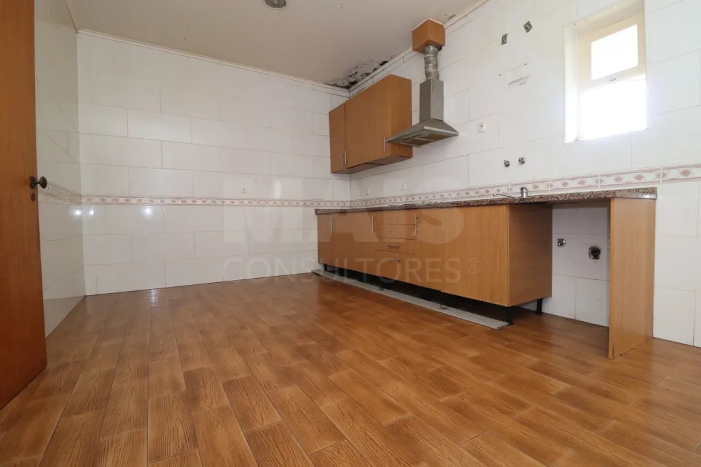 Apartment with terrace in the center of Samora Correia