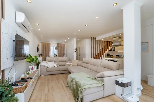 Refurbished 3-Bedroom House with Outdoor Space in Salvaterra de Magos