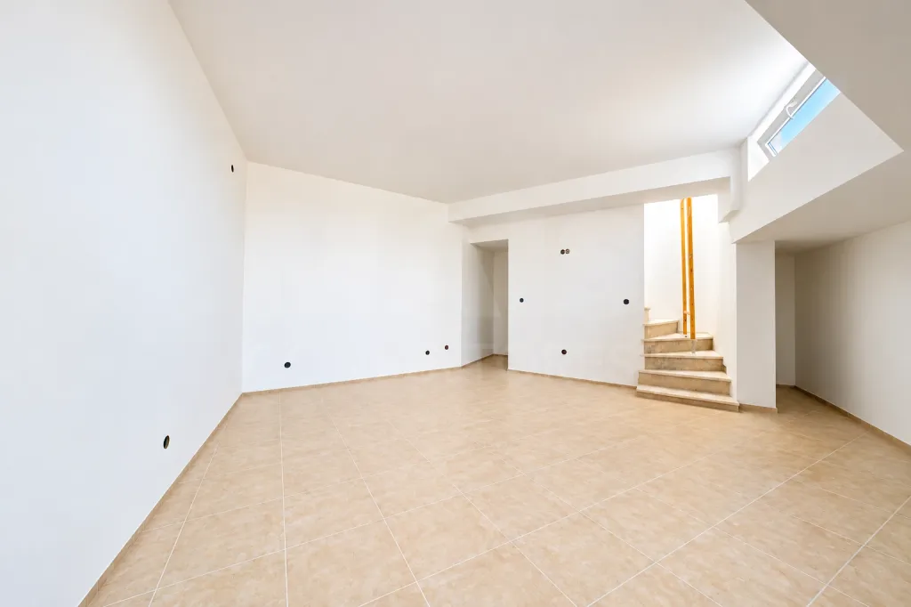 Apartamento T1+1 Renovado com Terraço, Conforto e Qualidade | Peniche