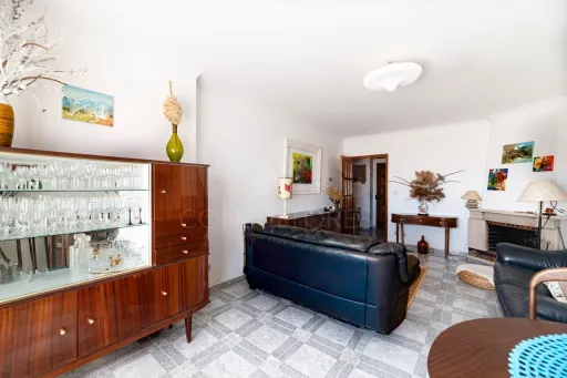 Apartamento T2 com Varanda e Arrecadação em Agualva Cacem - Sintra
