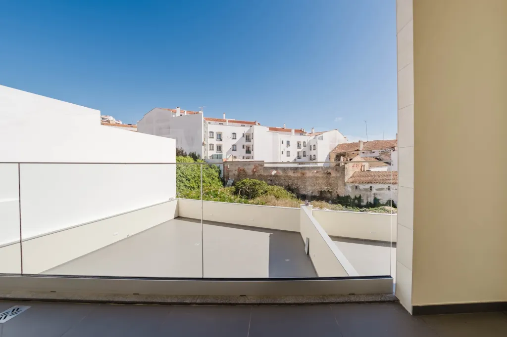 Apartamento T2 com 2 lugares de garagem
