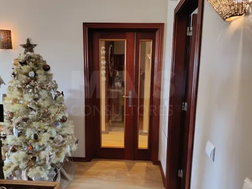 Renovated T2 with garage and storage room in Trajouce.