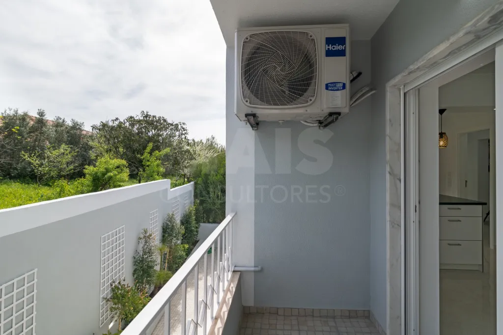 Moradia Isolada T4 Renovada — Abuxarda / Alvide, Cascais