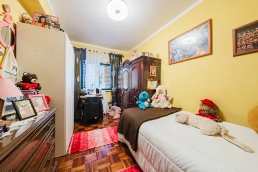 Spacious 3-Bedroom Apartment in Downtown Lourinhã with a Balcony and Terraces