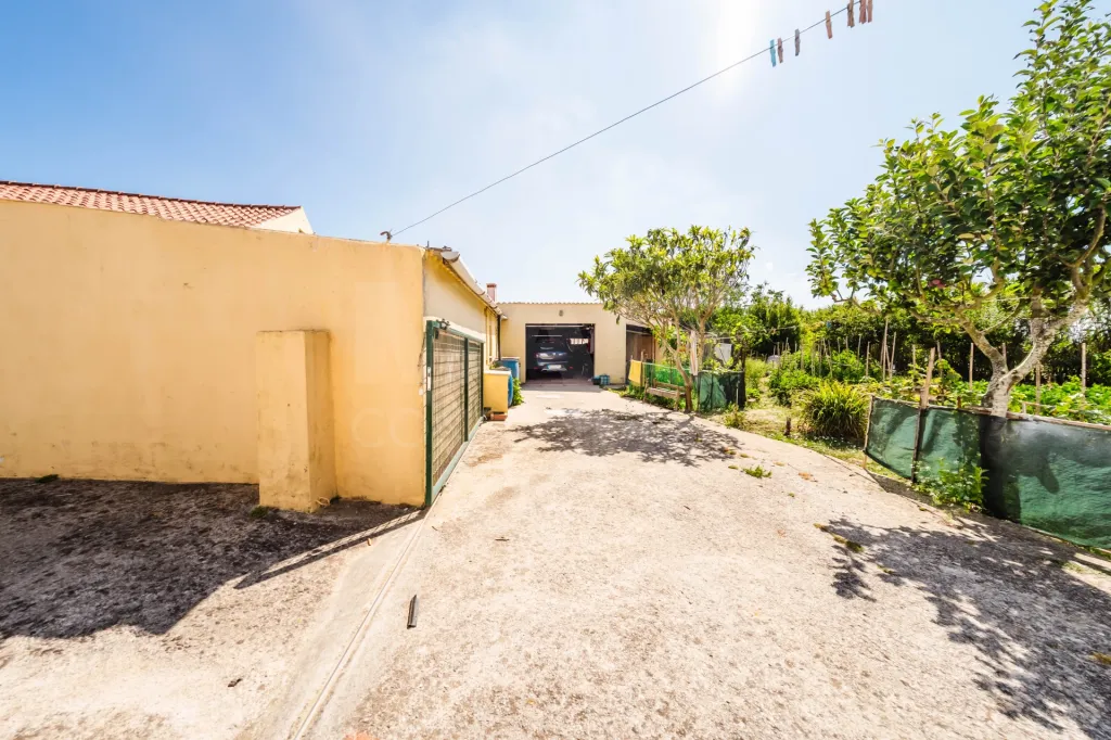 Moradia T2+2 com Terreno de quase 3000m2 Urbano