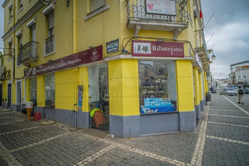 Trespasse de Emblemático Restaurante e Pastelaria no Coração de Vila Franca de Xira