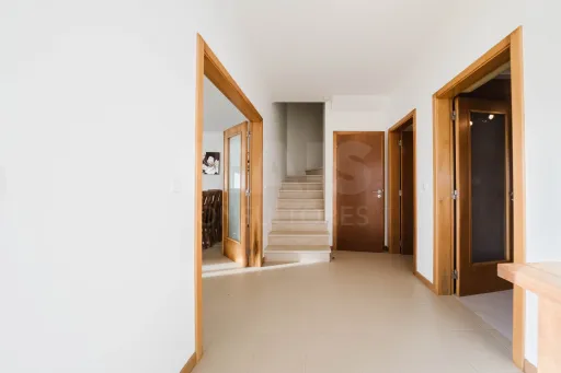 Moradia T4 com piscina, em São Martinho do Porto