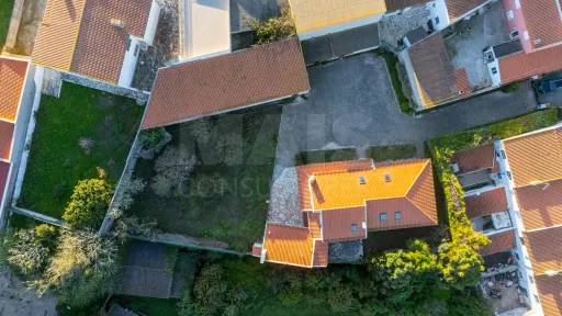 Moradia Térrea T7 no Centro da Vila de Atouguia da Baleia