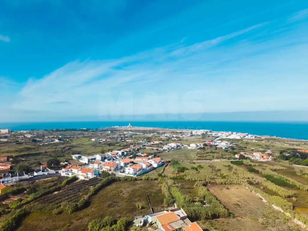 Apartamento T3 em Peniche com 110 m², perto do centro e da Universidade