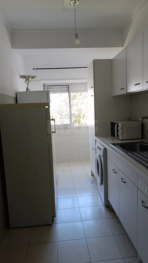 2-Bedroom Apartment in Seixal with Two Elevators
