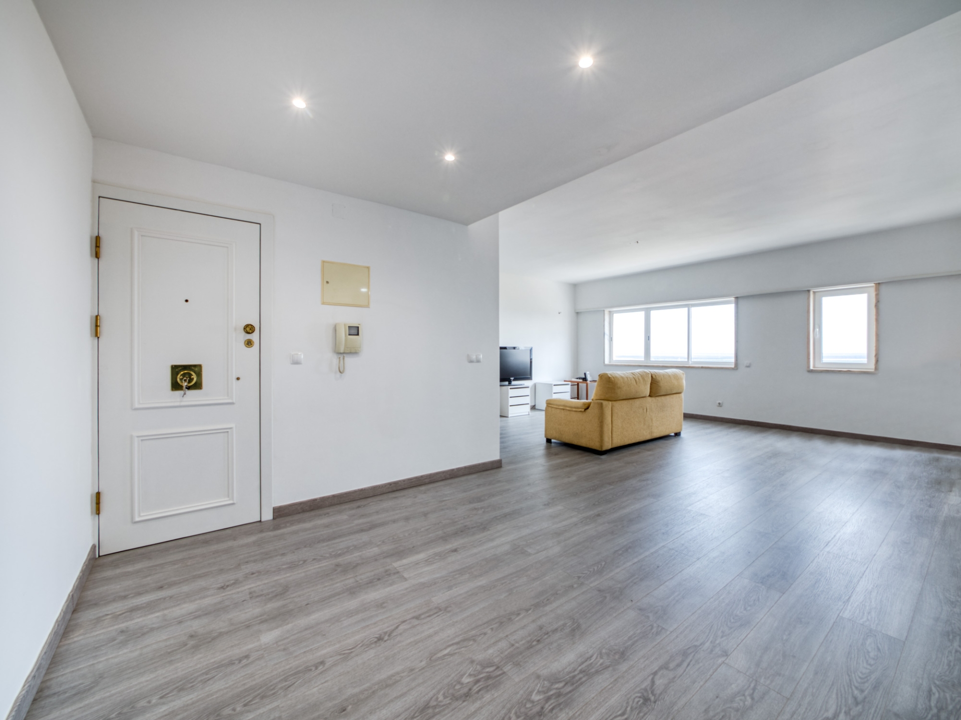 Fantástico apartamento T3 Remodelado com vista Rio no Sobralinho