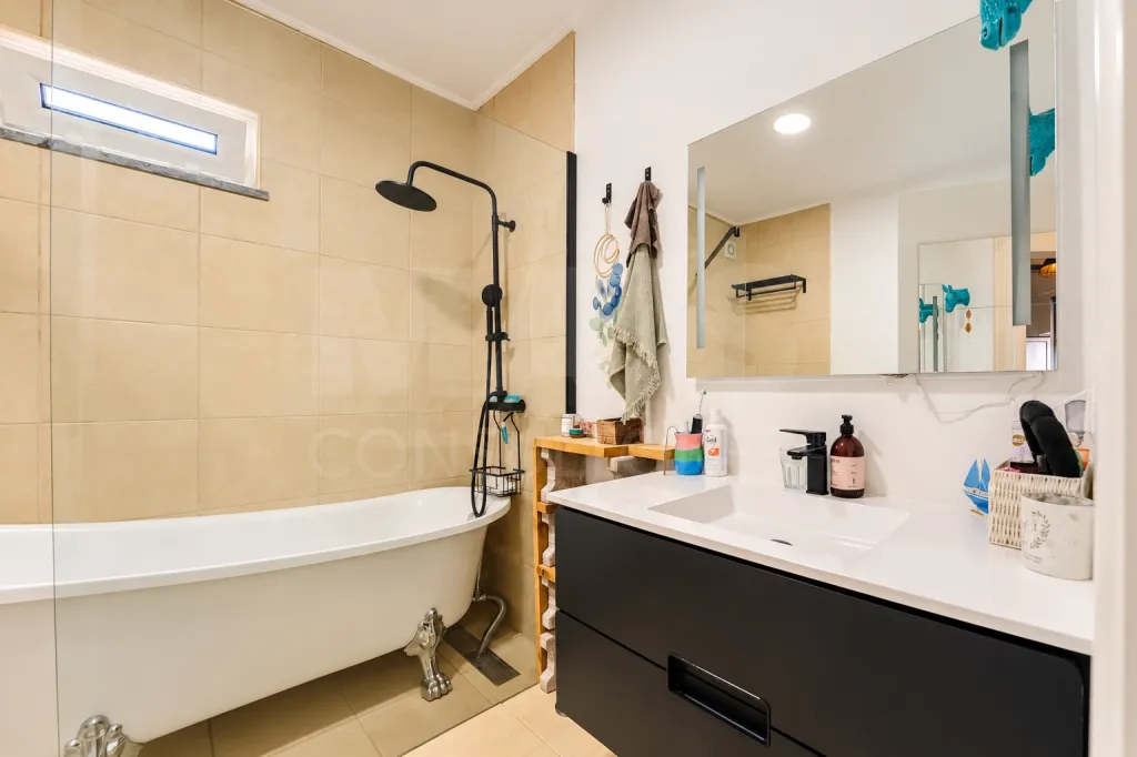 Moradia T2 com anexo T1, piscina e terreno de 1.000 m², em Torres Vedras