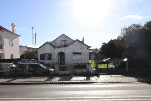 Moradia T3 Térrea Isolada com Sótão e cave em Salvaterra de Magos