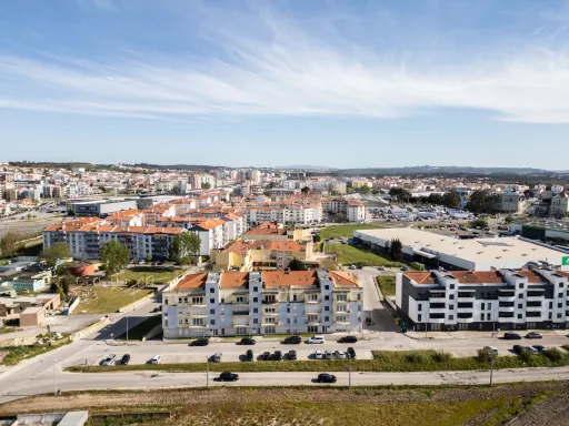 Apartamento T2 com garagem
