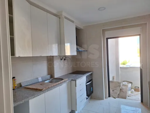 Refurbished 2 bedroom 2nd floor apartment in Benavente