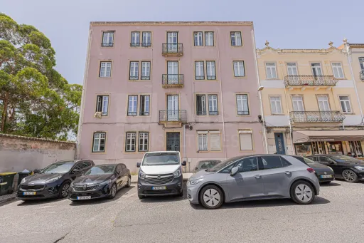 T6 com 130m2 Vista Rio à Rua da Junqueira - Belém
