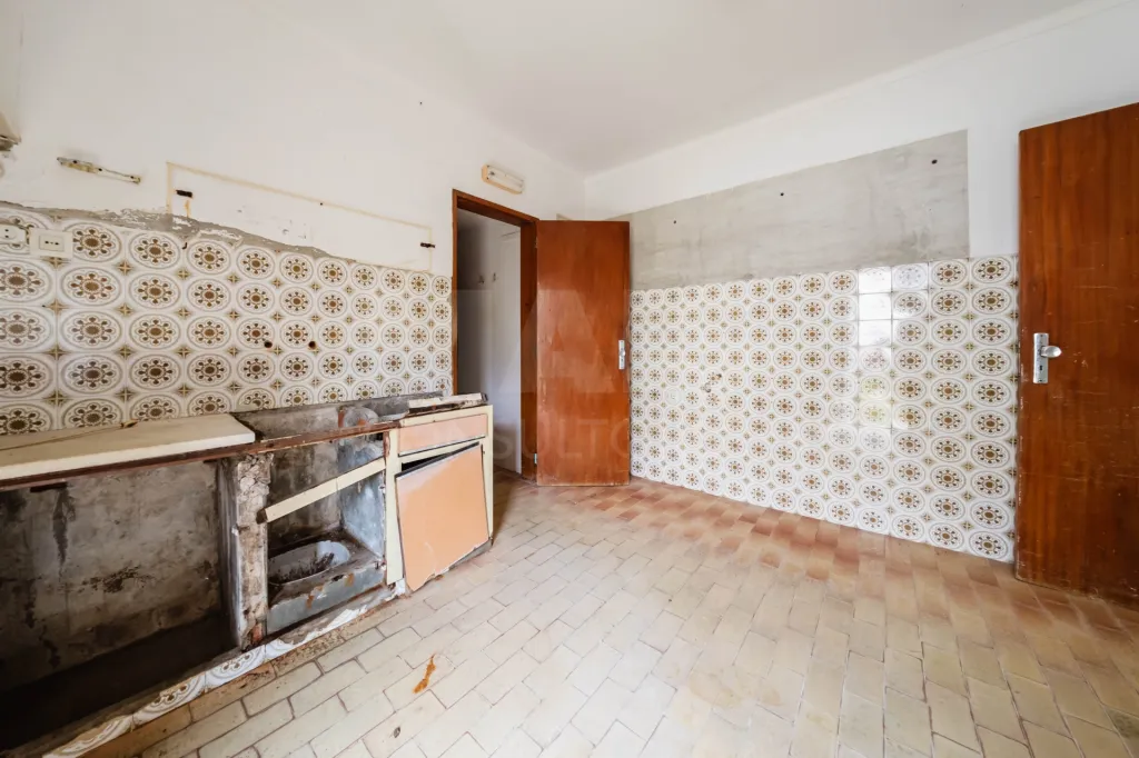 Moradia com 1.040 m² de Terreno no Seixal, Lourinhã