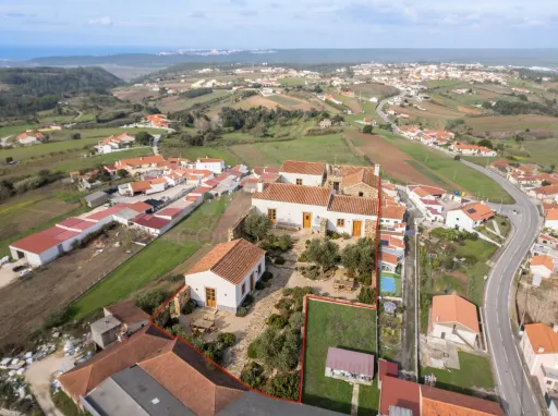 Moradia Térrea para Reabilitar com Terreno, Vista Mar e Vista Sítio da Nazaré – Bárrio, Alcobaça