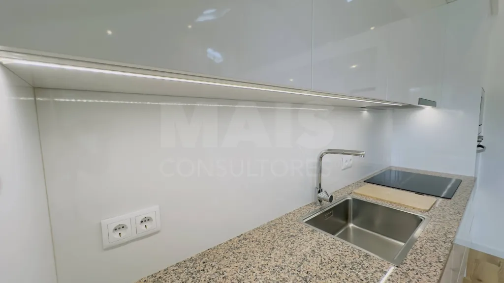 Fully Renovated 4-Bedroom Apartment | Downtown Lourinhã | Space, Elegance, and Comfort